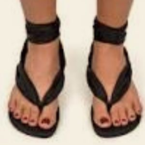 ⚫️🫶🏻⚫️•🌍 Minimalist Barefoot Sandal 🌍• Earth Vibes